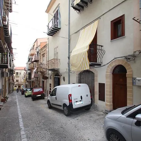 Vanni House 68 Apartmán Cefalù